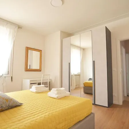 At The Tito Livio Passage - Between History And Modernity Apartment
